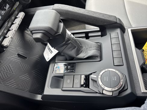 Certified 2026 Toyota Tacoma SR5 AWD/4WD image 23