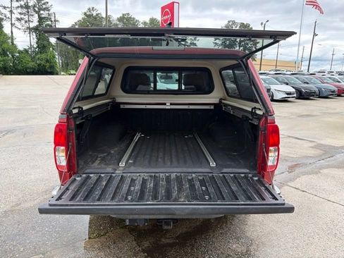 Used 2018 Nissan Frontier SV w/ Value Truck Package AWD/4WD image 12
