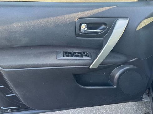 Used 2015 Nissan Rogue S w/ Convenience Package AWD/4WD image 14