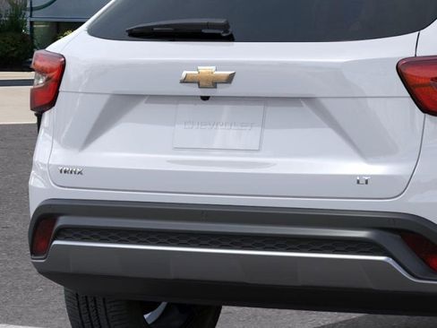 New 2026 Chevrolet Trax LT FWD image 14