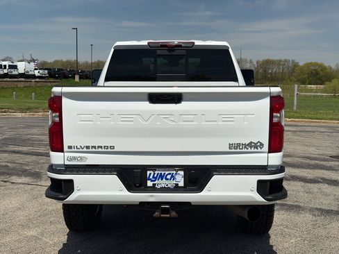 Used 2024 Chevrolet Silverado 3500 High Country w/ High Country Premium Package AWD/4WD image 3