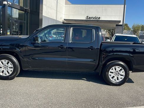 Used 2023 Nissan Frontier SV image 12