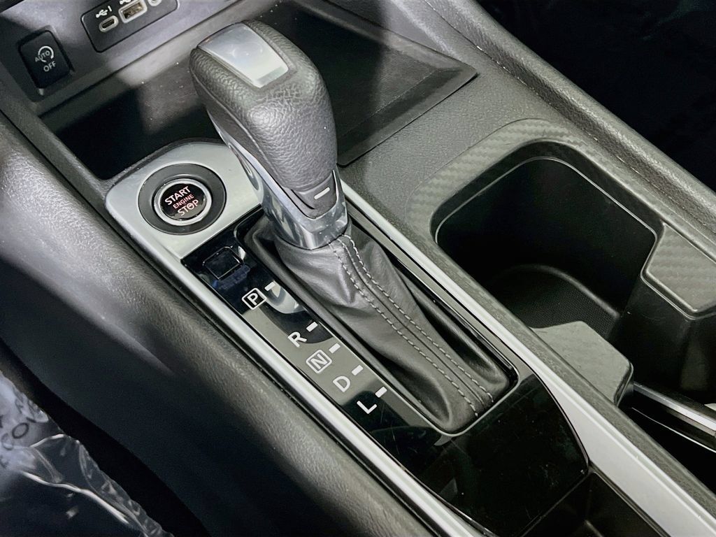 Used 2024 Nissan Sentra SV FWD image 15