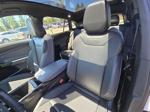 Used 2023 Volkswagen ID.4 Pro S RWD image 21