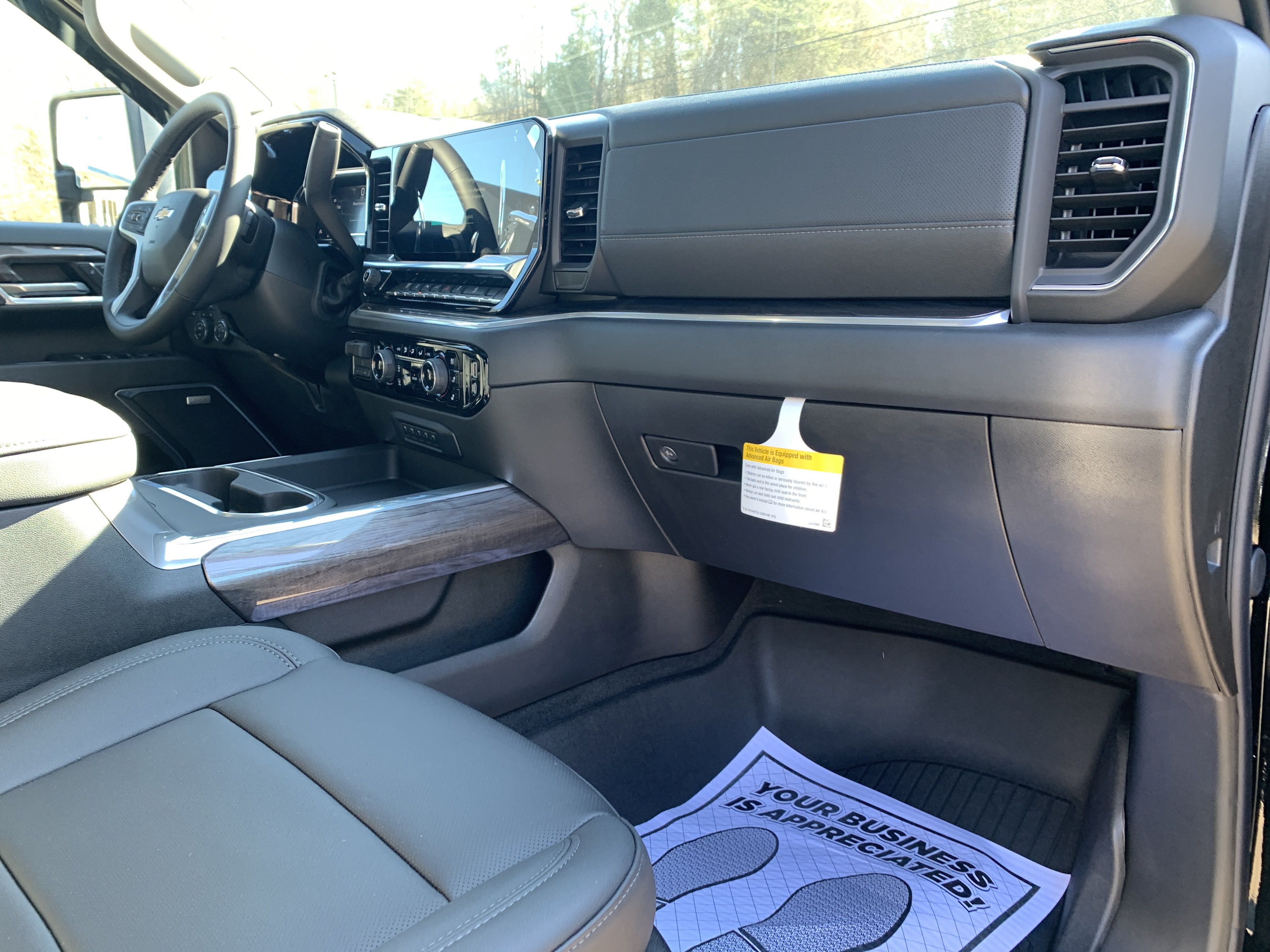 New 2025 Chevrolet Silverado 2500 LTZ w/ LTZ Premium Package AWD/4WD image 31