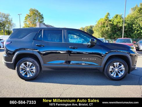 Used 2025 Chevrolet Equinox LT image 6