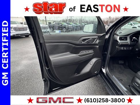 Used 2023 GMC Acadia SLT w/ Technology Package image 19