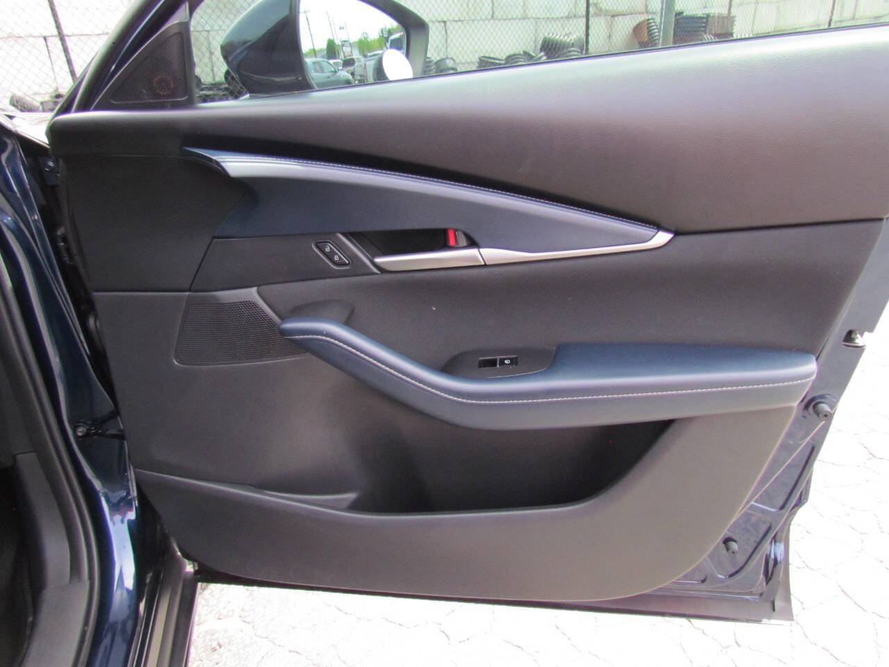 Used 2020 MAZDA CX-30 FWD image 19