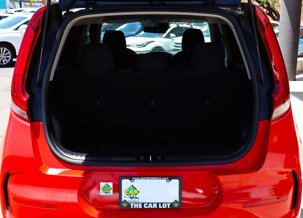 Used 2020 Kia Soul GT-Line FWD image 23