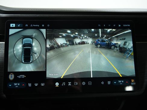 Used 2023 Rivian R1S Adventure image 32