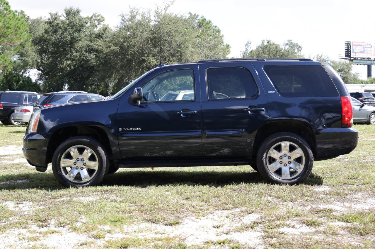 Used 2007 GMC Yukon SLT w/ SLT Preferred Equipment Group RWD image 3