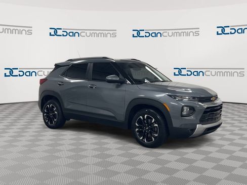 Used 2021 Chevrolet TrailBlazer LT FWD image 2