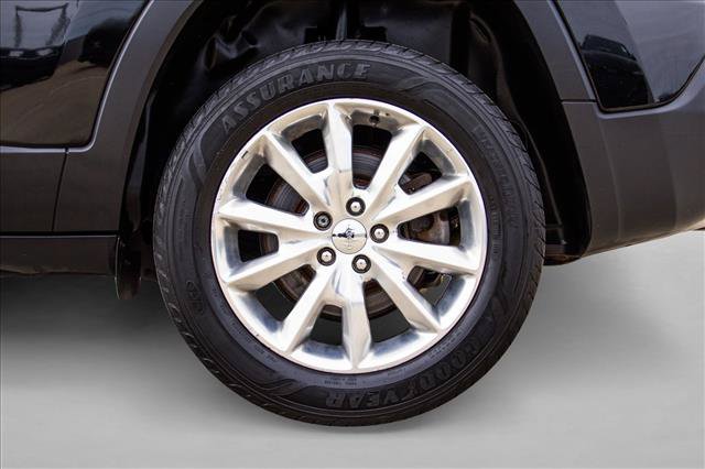 Used 2017 Jeep Cherokee Limited AWD/4WD image 9