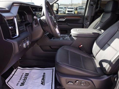 Used 2024 GMC Sierra 3500 Denali w/ Denali Reserve Package image 11