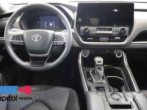 Certified 2024 Toyota Grand Highlander AWD image 14