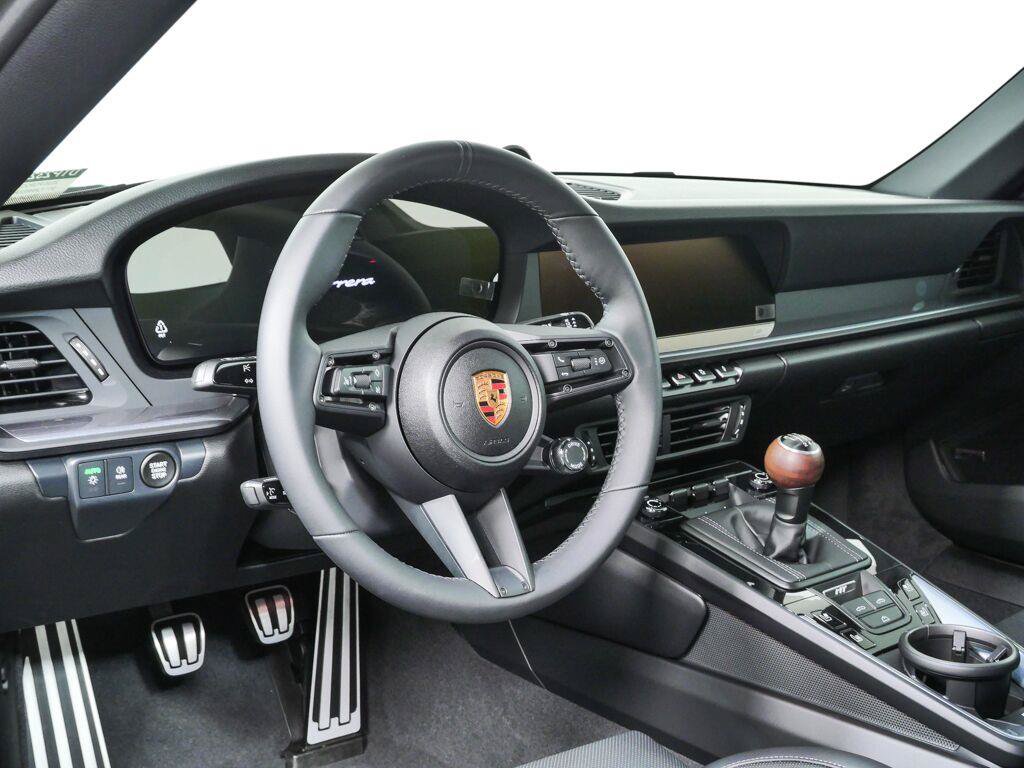 New 2026 Porsche 911 Carrera T RWD image 4