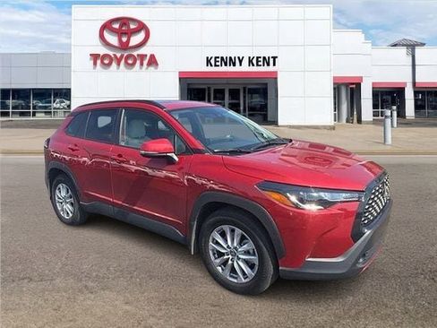 Used 2022 Toyota Corolla Cross LE w/ Moonroof Package AWD/4WD image 1