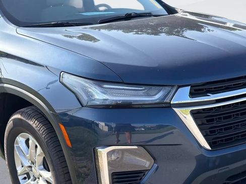 Used 2022 Chevrolet Traverse LS FWD image 4