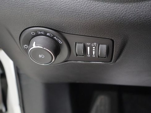 Used 2024 Jeep Compass Latitude AWD/4WD image 31