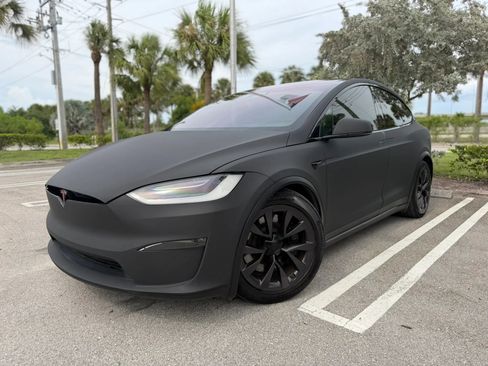 Used 2022 Tesla Model X AWD/4WD image 2