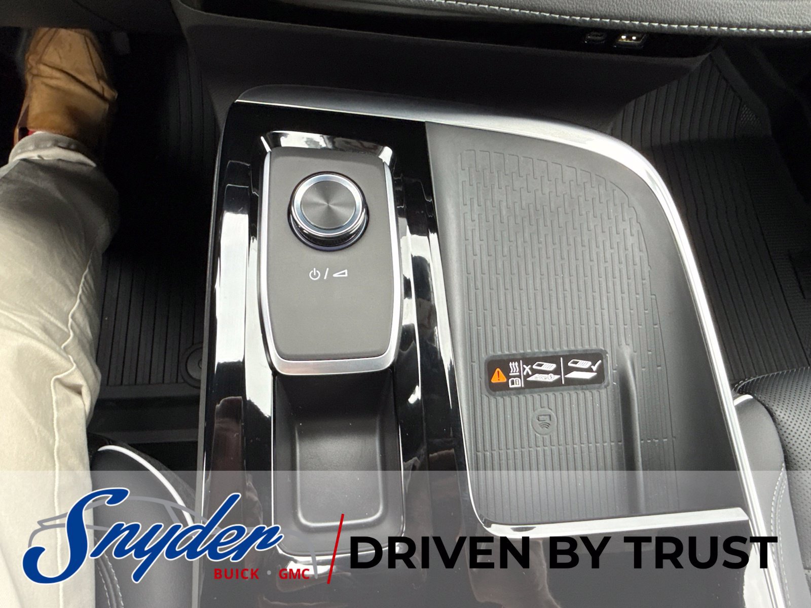 New 2027 Buick Enclave Sport Touring w/ Power Package FWD image 45