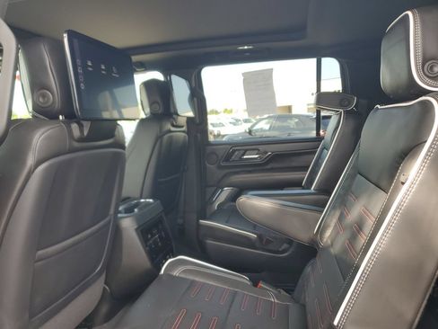 Used 2025 GMC Yukon XL AT4 Ultimate AWD/4WD image 16