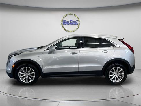 Used 2020 Cadillac XT4 Luxury w/ Cold Weather Package AWD/4WD image 2