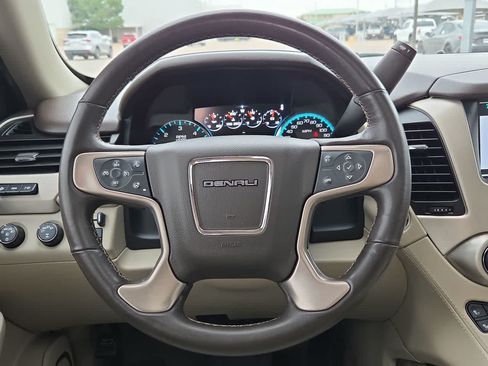 Used 2020 GMC Yukon Denali w/ Denali Premium Package AWD/4WD image 19