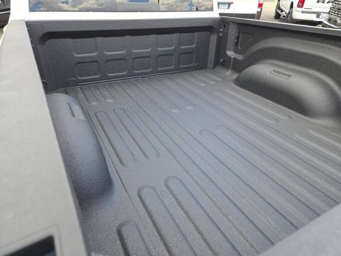 New 2026 RAM 2500 Laramie AWD/4WD image 18