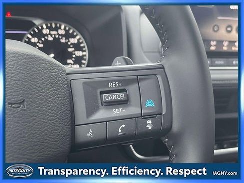 Certified 2025 Nissan Rogue SV image 22