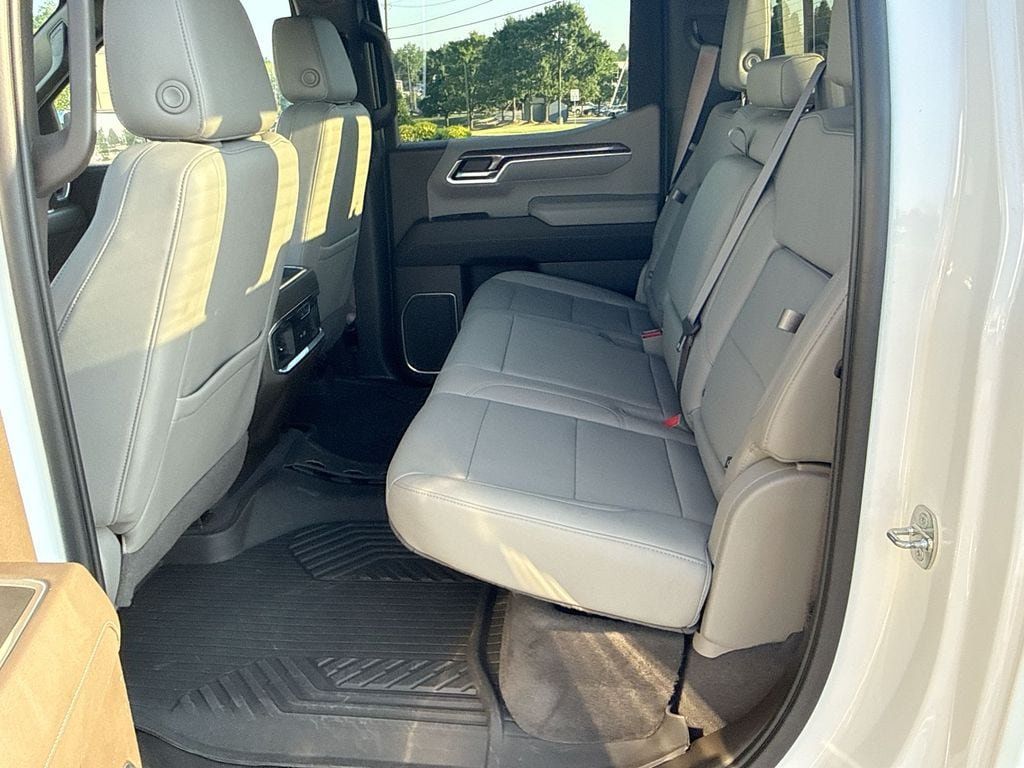 Used 2022 Chevrolet Silverado 1500 LTZ AWD/4WD image 23
