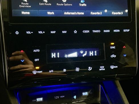 Used 2024 Hyundai Santa Cruz Limited image 16