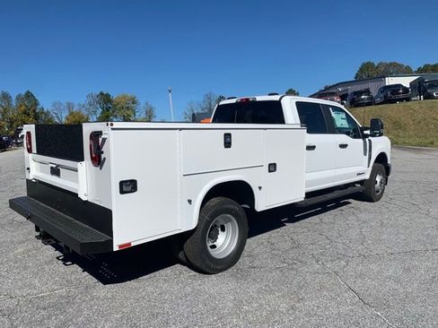New 2026 Ford F350 XL w/ XL Chrome Package image 3