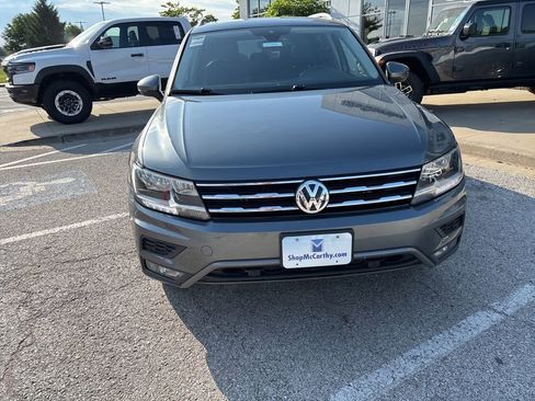 Used 2020 Volkswagen Tiguan SEL AWD/4WD image 9