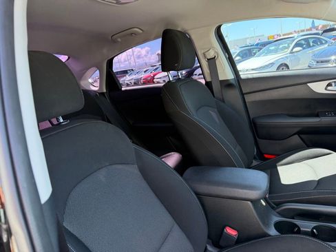 Used 2023 Kia Forte LXS w/ LXS Technology Package FWD image 20