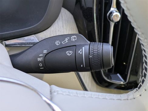 Certified 2023 Volvo XC60 B5 Plus w/ Protection Package Premier image 35