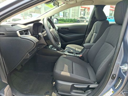 Used 2025 Toyota Corolla LE FWD image 14