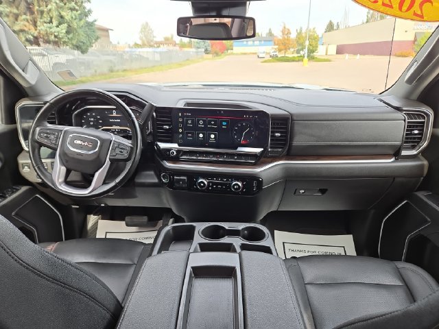 Used 2025 GMC Sierra 1500 SLT AWD/4WD image 3