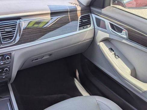 Used 2017 Genesis G80 3.8 RWD image 17