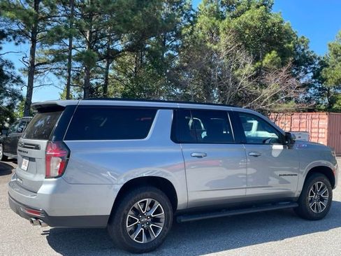 Used 2023 Chevrolet Suburban Z71 w/ Z71 Off-Road Package AWD/4WD image 6