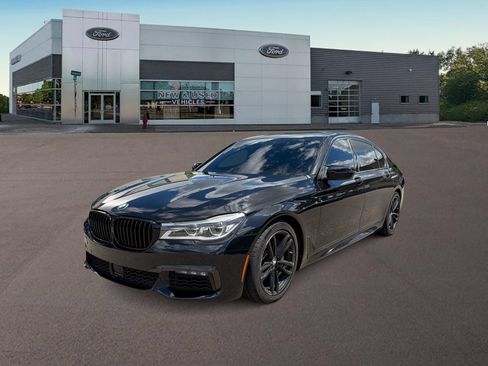 Used 2019 BMW 750i xDrive AWD/4WD image 4