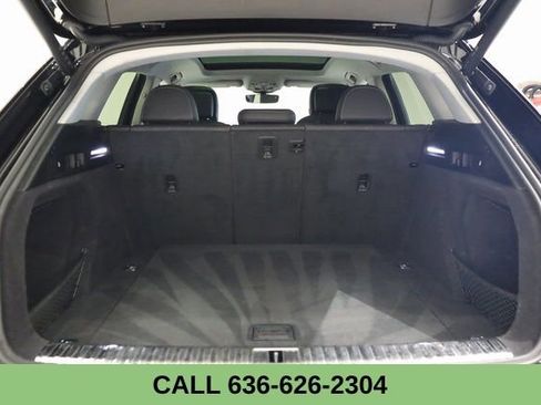 Used 2021 Audi e-tron Premium w/ Convenience Plus Package image 27