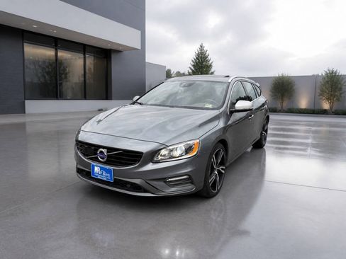 Used 2017 Volvo V60 T6 R-Design Platinum w/ Climate Package AWD/4WD image 1