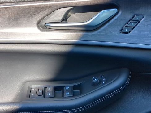 Used 2024 Jeep Grand Cherokee L Limited w/ Luxury Tech Group II image 13