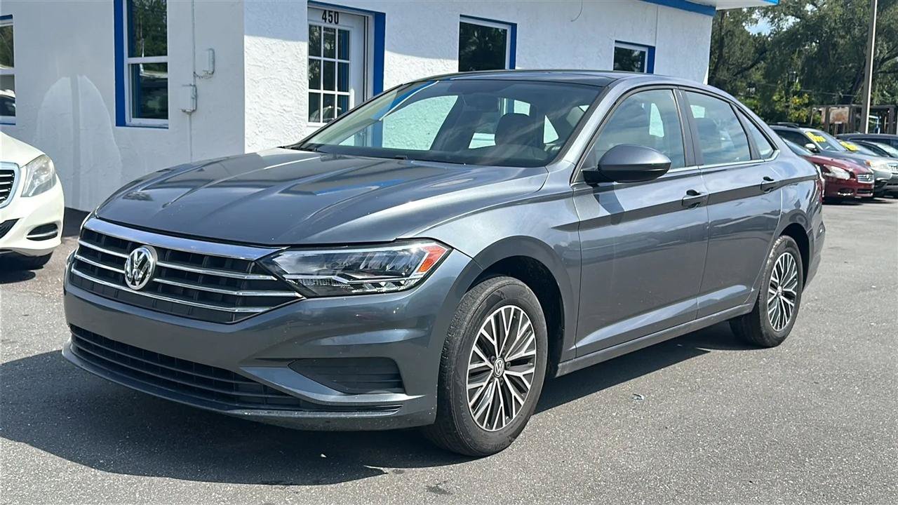 Used 2021 Volkswagen Jetta SE w/ SE Cold Weather Package FWD image 2