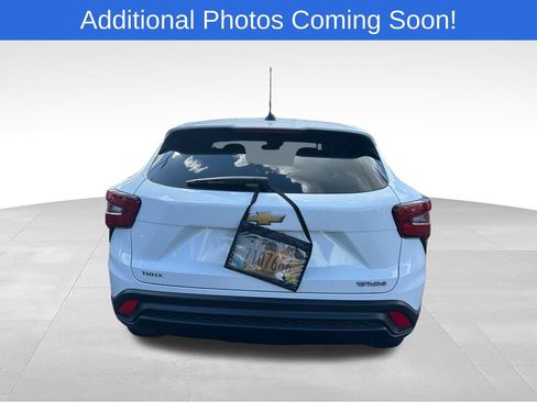 Used 2024 Chevrolet Trax LS FWD image 5