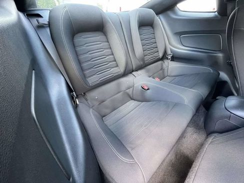 Used 2015 Ford Mustang GT RWD image 25