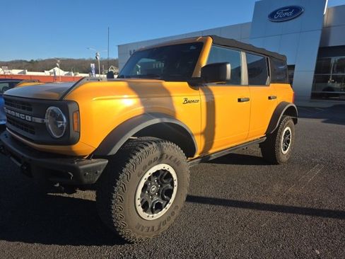 Used 2021 Ford Bronco Black Diamond w/ Sasquatch Package image 2