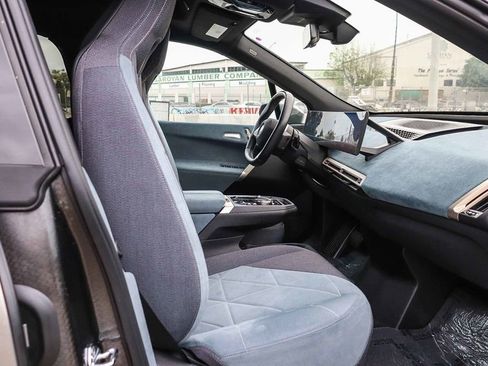 Used 2025 BMW iX xDrive50 w/ Convenience Package AWD/4WD image 17