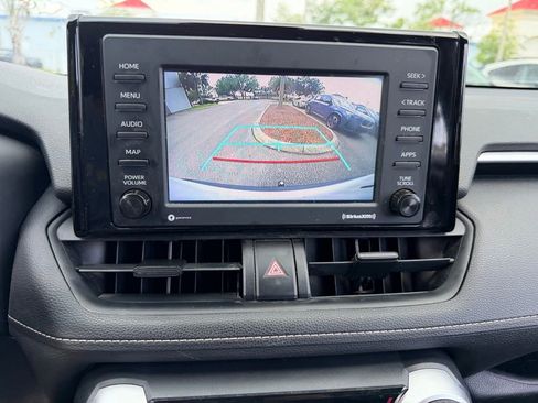 Used 2021 Toyota RAV4 LE FWD image 28
